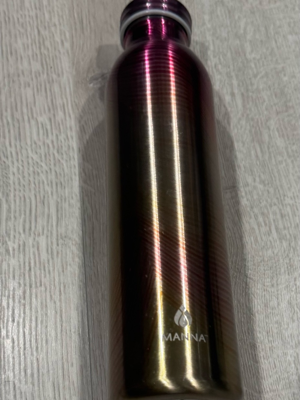 EUC Manna Hydration | Retro 20oz Stainless Steel Bottle | Metallic Feather